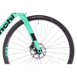 Vélo Route Bianchi Infinito XE Disc 105 DI2 12V Vert Céleste 2023 -SRAM Soldes bianchi infinito x e disc2 700x700 1