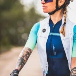 Gilet Gobik Plus 2.0 Iceberg Femme 25 Gilet Gobik Plus 2.0 Iceberg Femme -SRAM Soldes chaleco plus mujer iceberg gobik warm series21 5 600x 700x700 1