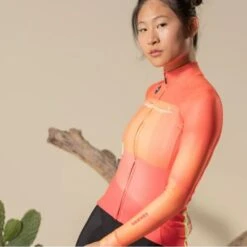 Maillot Manche Longue Gobik Cobble Brash Femme 2023 -SRAM Soldes maillot mujer cobble brash cold 2023 gobik 3 700x700 1