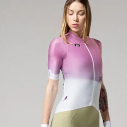 Maillot Manche Courte Gobik Attitude 2.0 Glycine Femme 2023 -SRAM Soldes maillot mujer mc attitude2.0 wisteria caps dye gobik 7 700x700 2