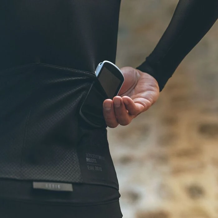 Maillot Gobik Manche Longue Pacer Solid Jet Black Homme 2023 7 Maillot Gobik Manche Longue Pacer Solid Jet Black Homme 2023 – Image 5