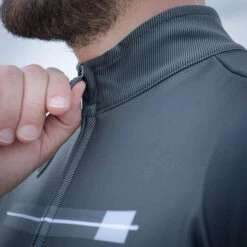 Maillot Manche Longue Gobik SuperCobble Dark Coal -SRAM Soldes maillot supercobble hombre dark coal cold season 22 gobik 4 700x 700x700 3