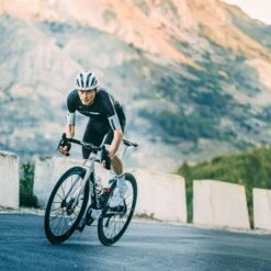 Maillot Manche Courte Gobik Attitude 2.0 Citizen Unisex -SRAM Soldes maillot unisex attitude citizen gobik warm series22 3 700x700 3