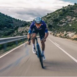 Maillot Manche Courte Gobik Team Movistar Odyssey Unisex 2023 28 Maillot Manche Courte Gobik Team Movistar Odyssey Unisex 2023 -SRAM Soldes movistar odyssey 2023 3 700x700 2